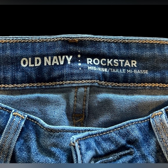 Old Navy Women's Rockstar Mid-Rise Reg Torn Distressed - Picture 2 of 5